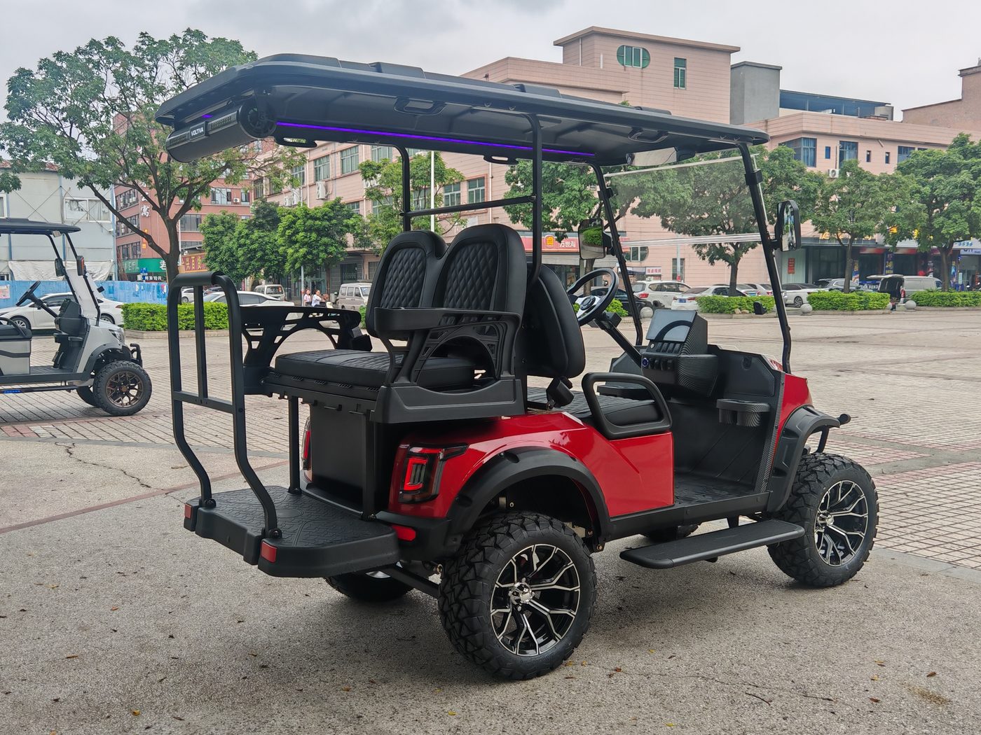 4WD 4-Seater Electric Golf Cart (Lifted)