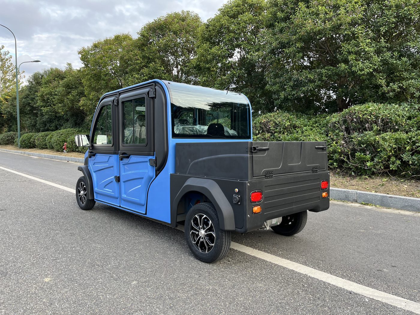 Electric Pickup Truck