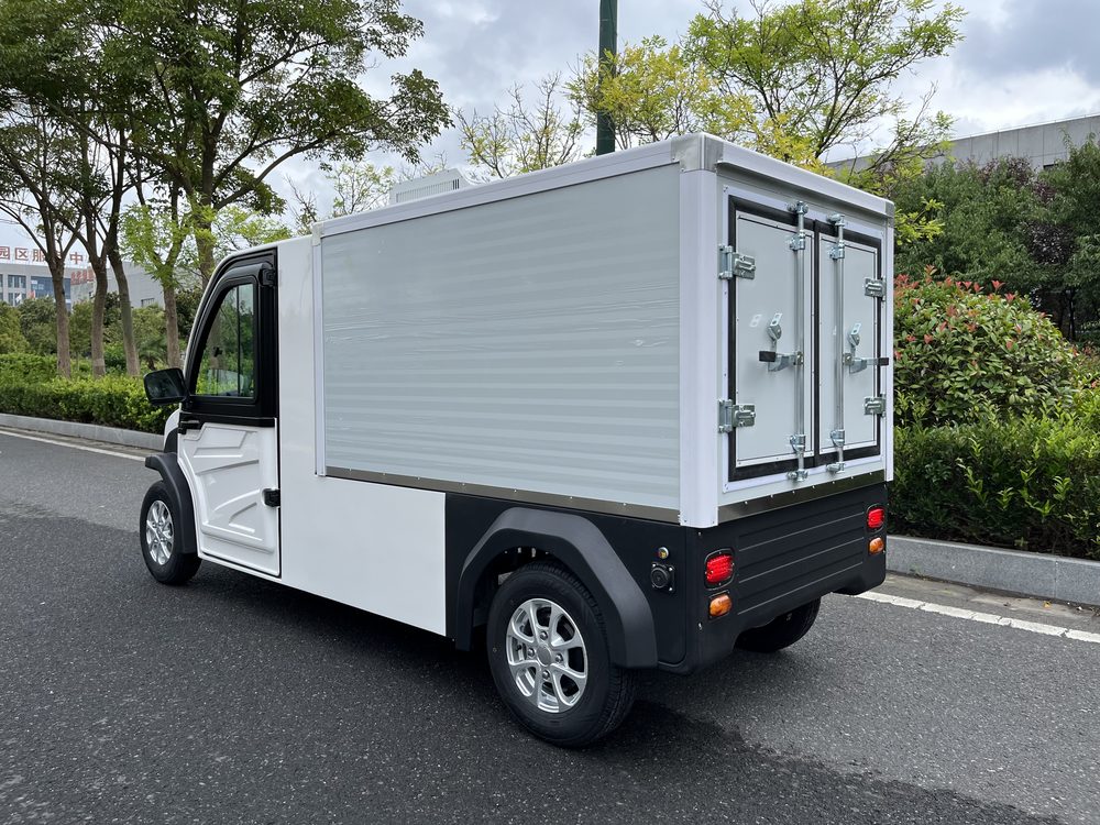 Electric Refrigerated Cargo Vehicle