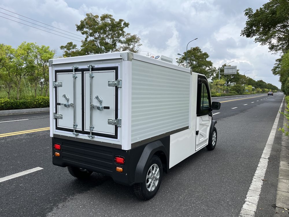 Electric Refrigerated Cargo Vehicle